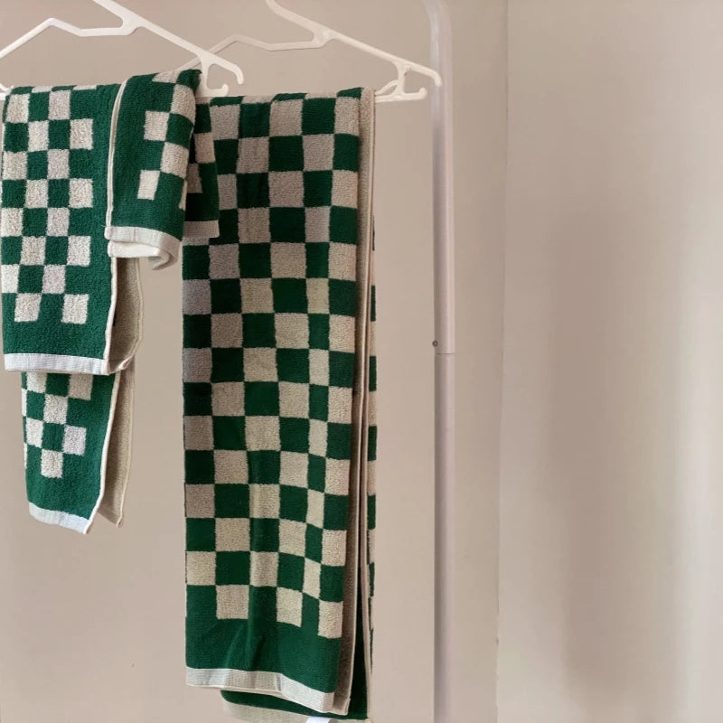 🧼 Serviette de Bain Motif Damier en Coton Doux
