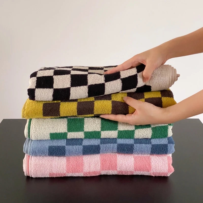 🧼 Serviette de Bain Motif Damier en Coton Doux
