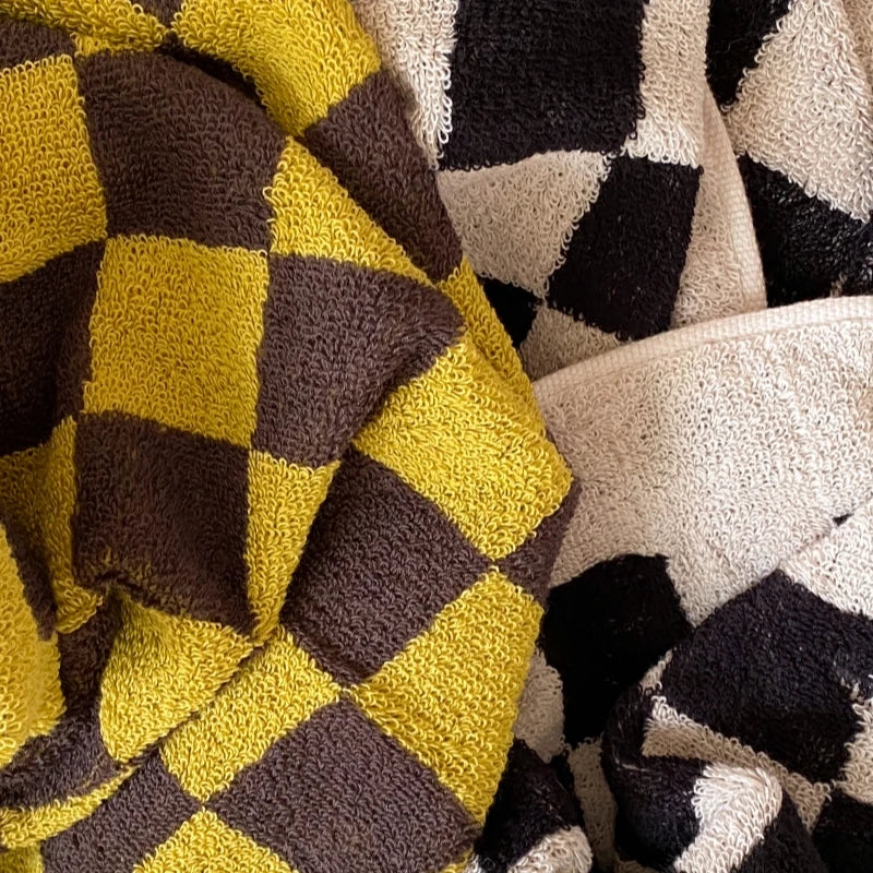 🧼 Serviette de Bain Motif Damier en Coton Doux