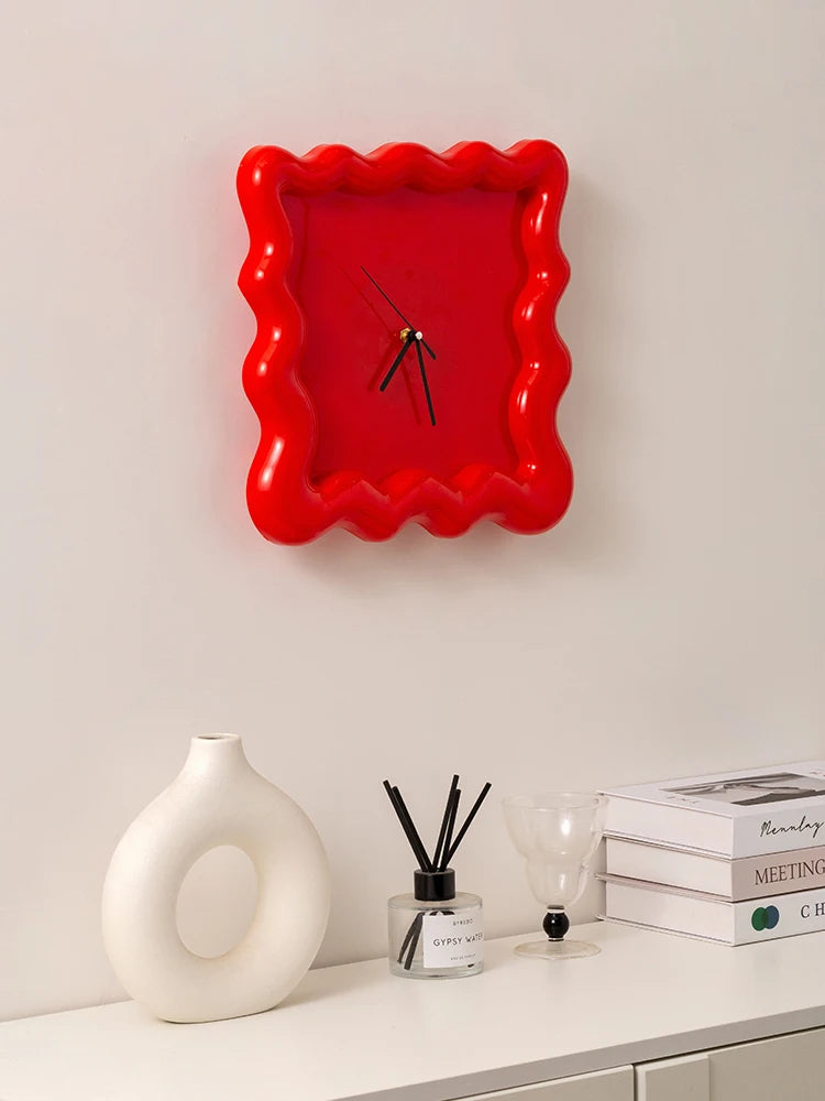 Horloge murale "Biscuit Crème" – Croquante jusqu’au mur !