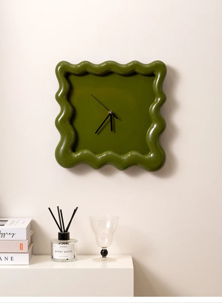 Horloge murale "Biscuit Crème" – Croquante jusqu’au mur !