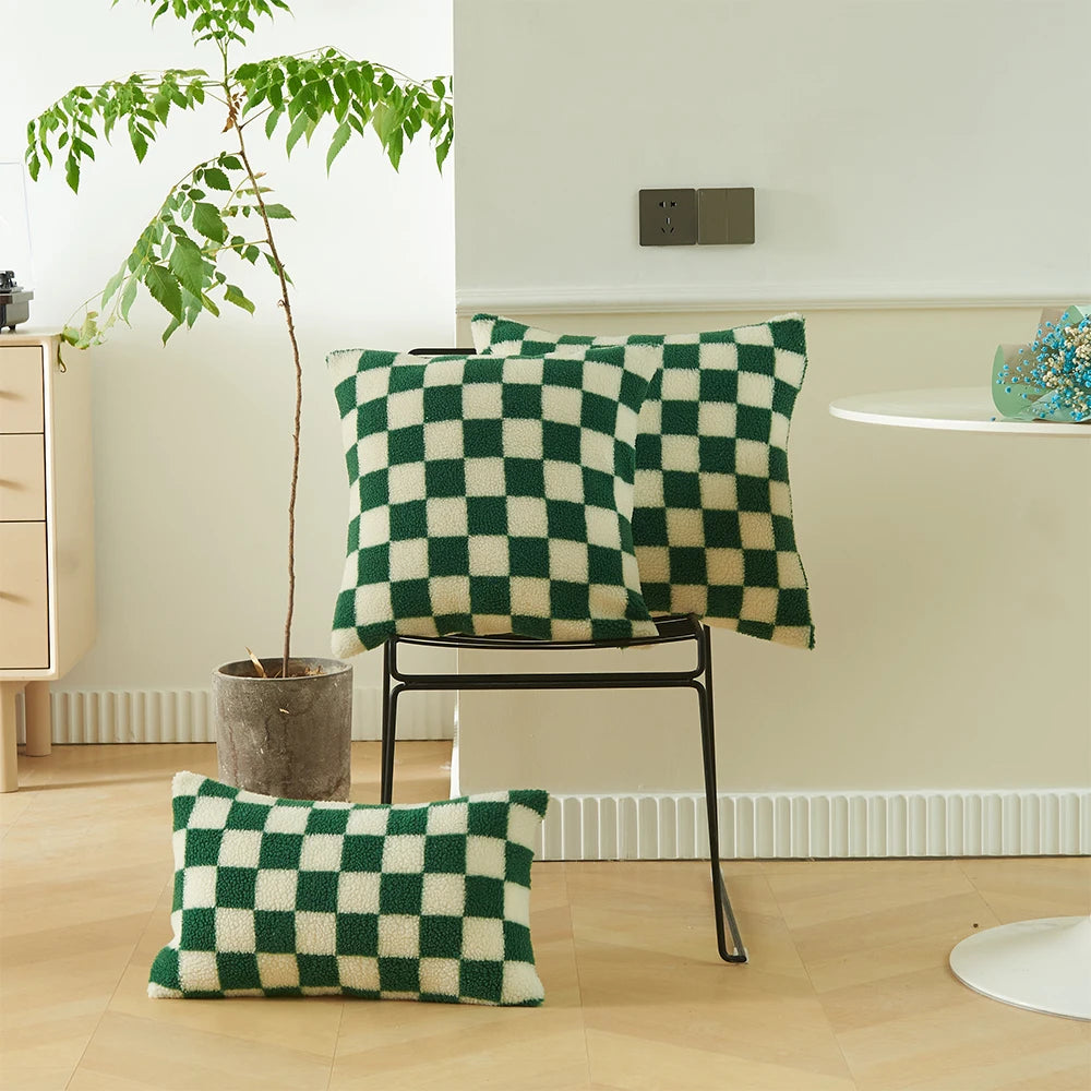 Coussin Déco Motif Damier – Style Moderne
