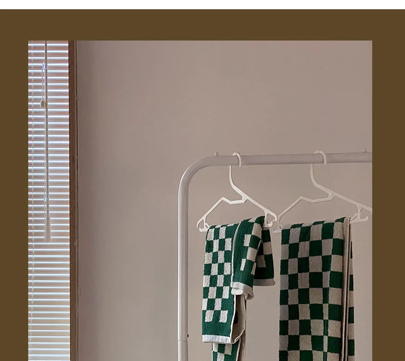 🧼 Serviette de Bain Motif Damier en Coton Doux