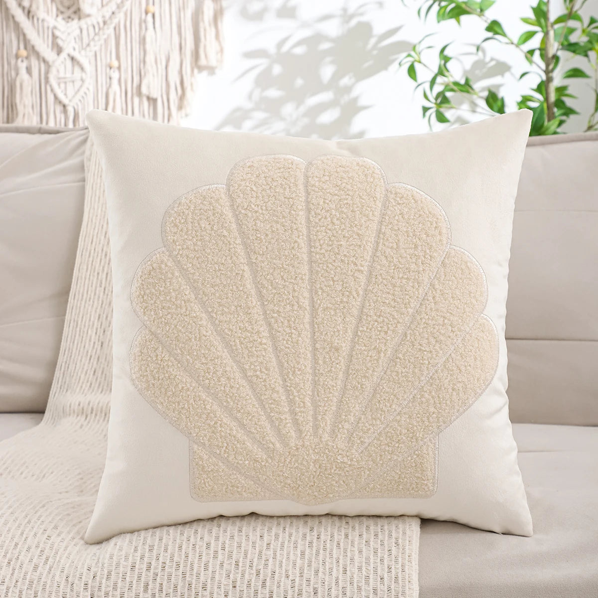Coussin Déco Motif Marin – Tons Beiges Doux & Naturels