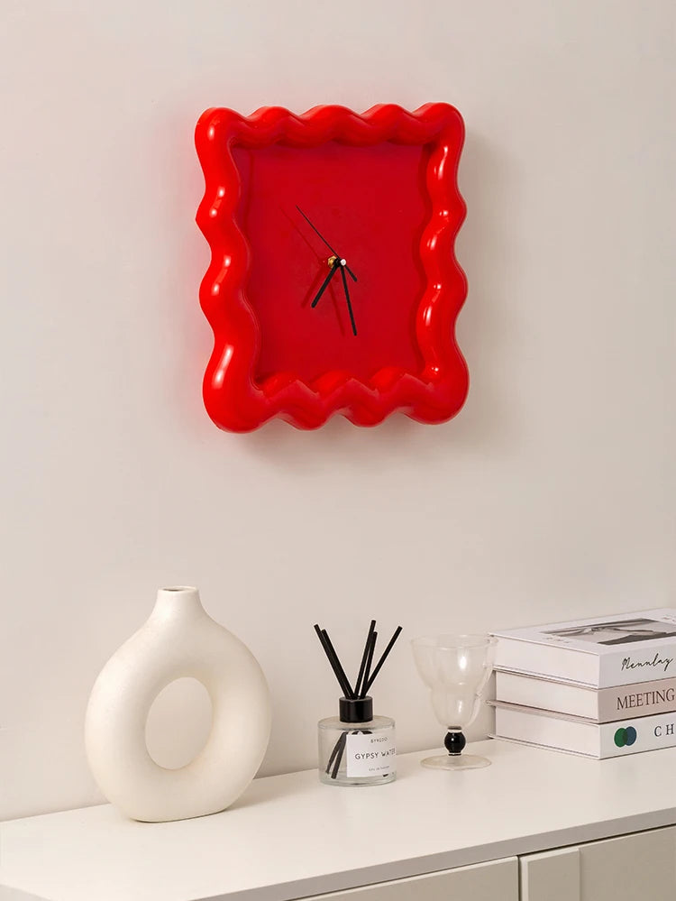 Horloge murale "Biscuit Crème" – Croquante jusqu’au mur !